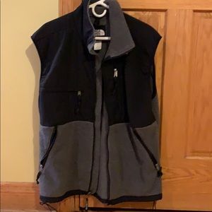 Men’s Large North Face Vest